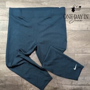 Nike TIght Fit High Rise Leggings Size 1X